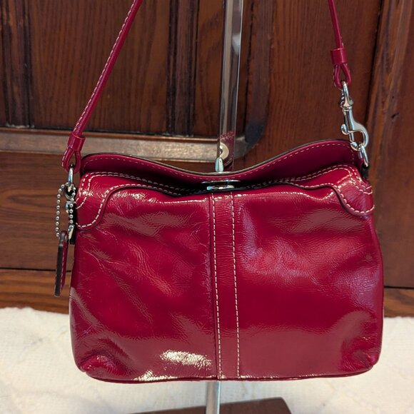 Coach Turnlock Wristlet in Red Patent Leather! - Picture 3 of 11